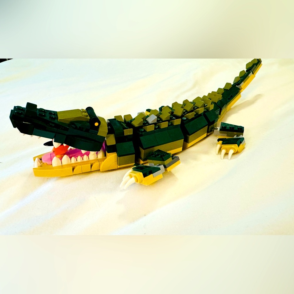 Lego creator crocodile